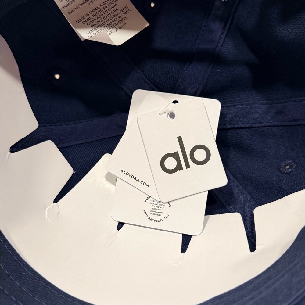ALO Yoga Off-Duty Cap - Picture 4 of 7